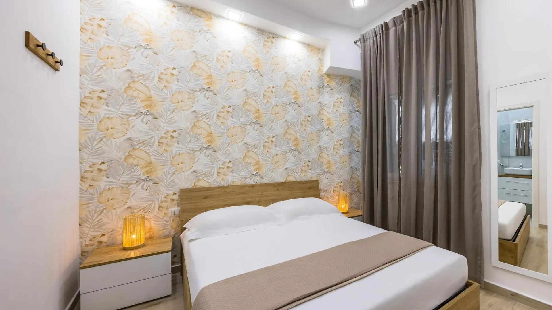 Apartment Dcr House Murales Naples