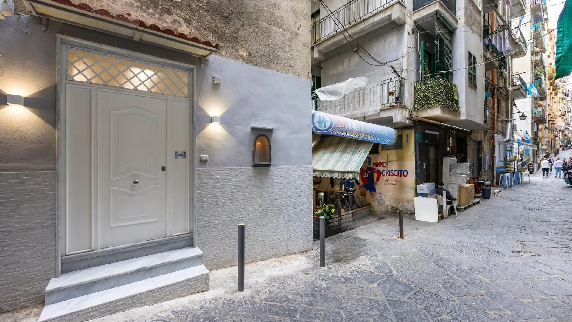 Dcr House Murales Naples