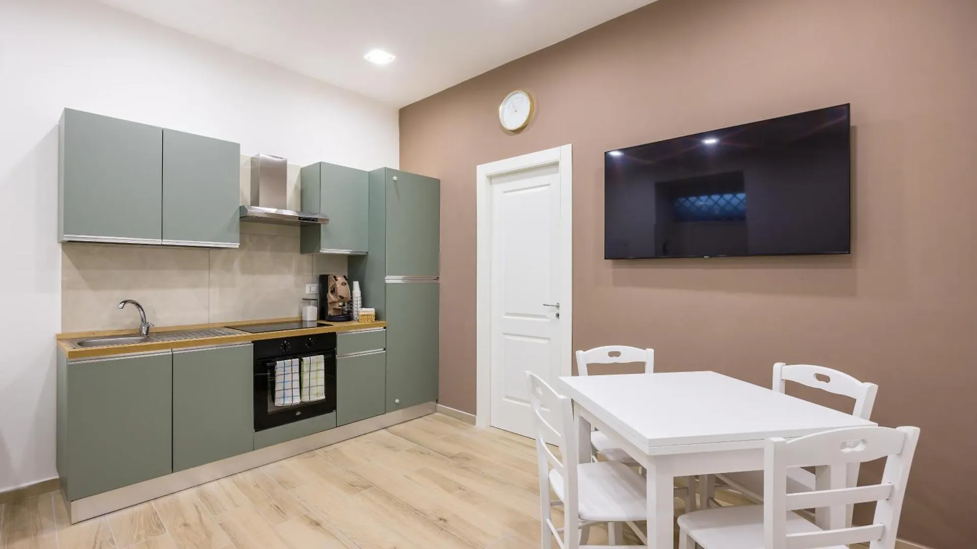 Apartment Dcr House Murales Naples Italy