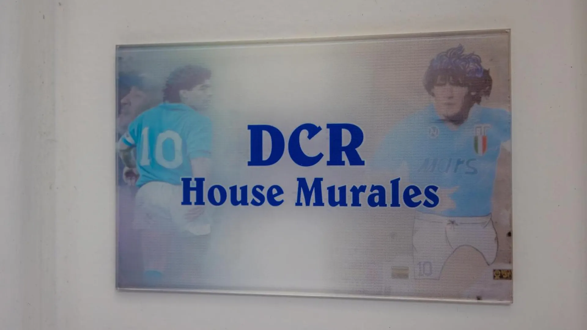 Apartment Dcr House Murales Naples Italy